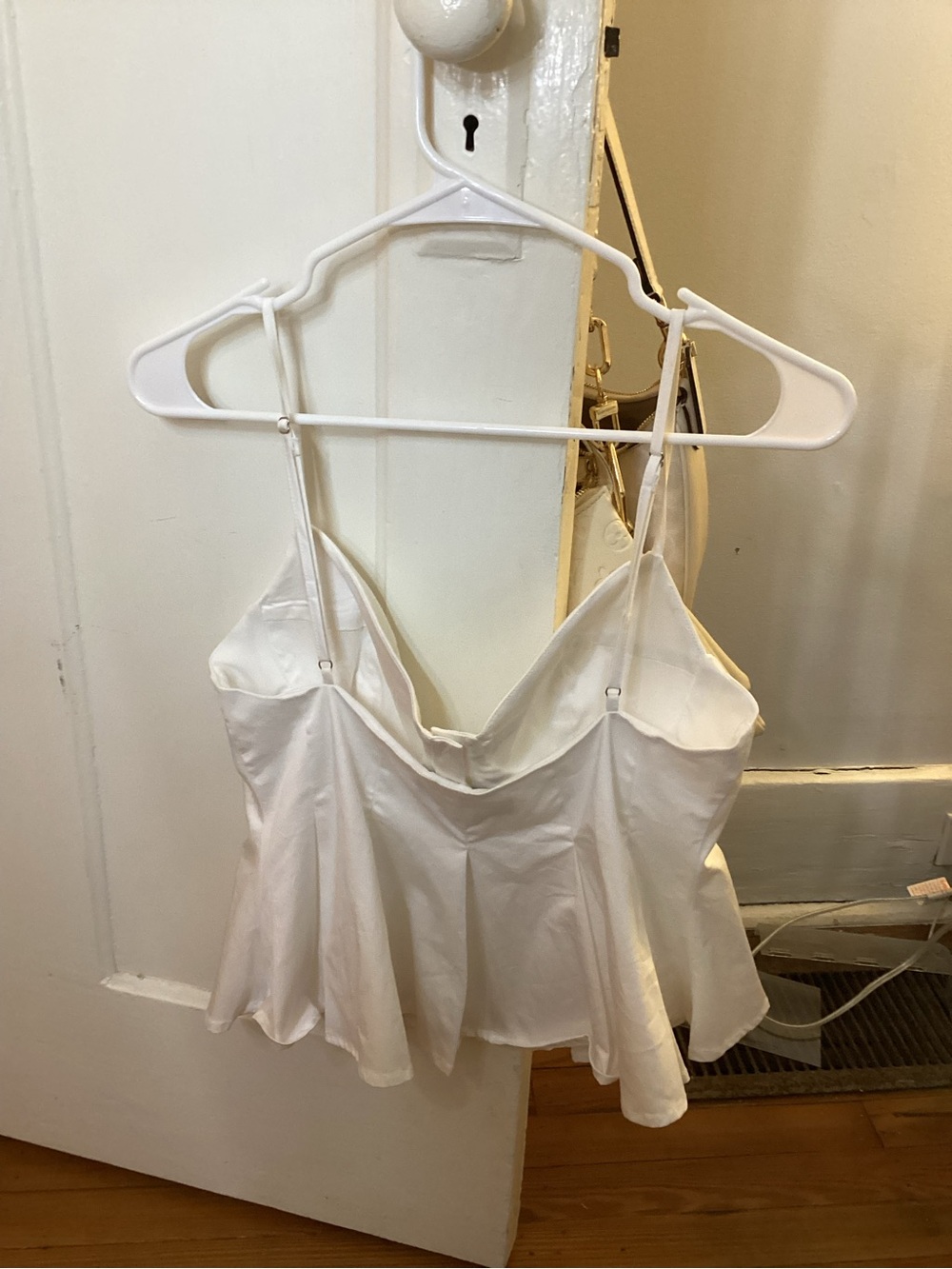 Zara White Peplum Button-Front Cami - Picture 3 of 4